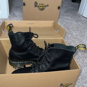 1460 Pascal Black Dr Marten’s Boot